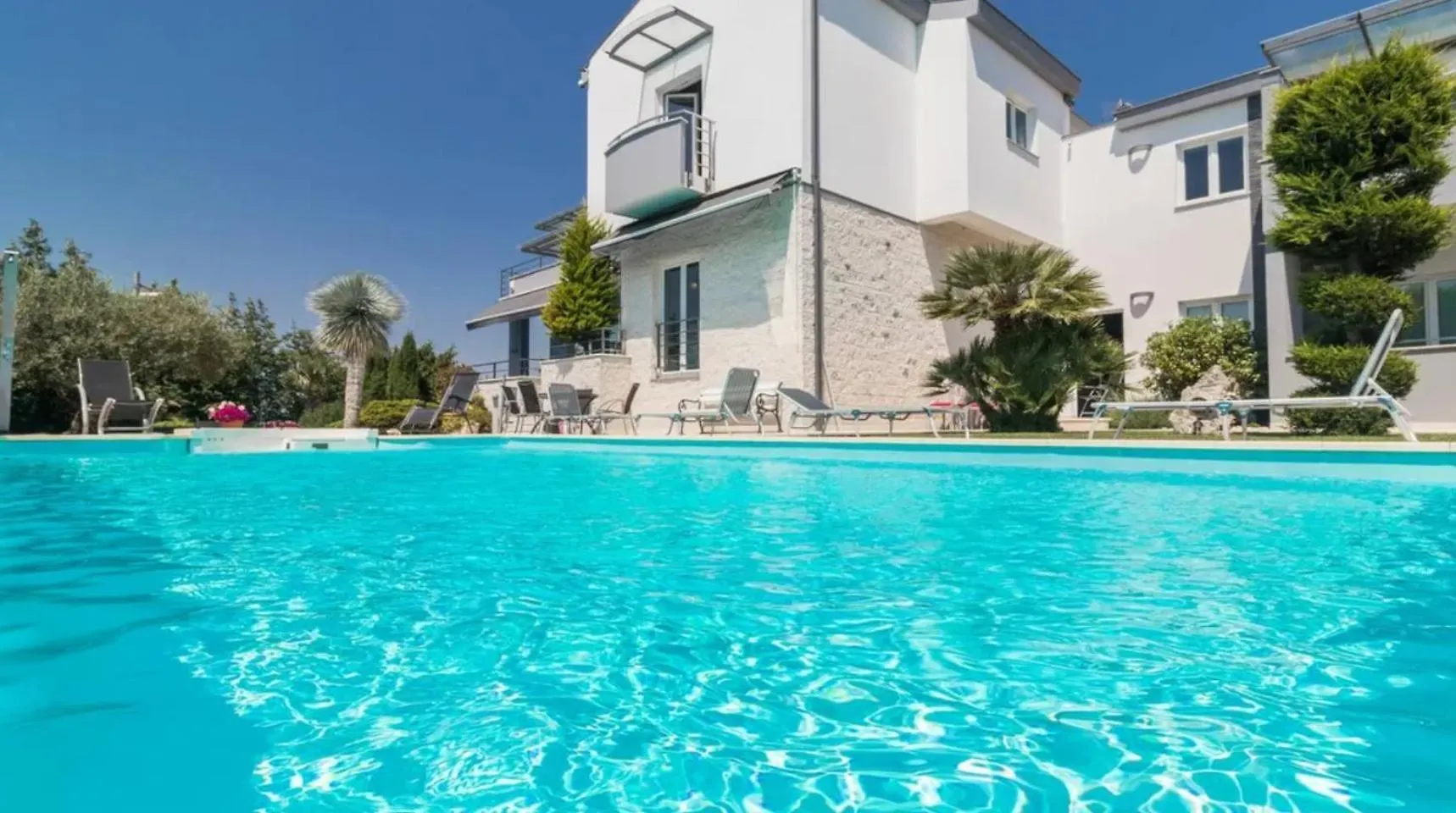 Villa Neva Luxury With Private Pool プーラ アパート